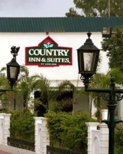 Escorts Near Country Inn And Suites Hotel New Delhi