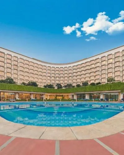 Escorts Near Taj Palace Hotel New Delhi