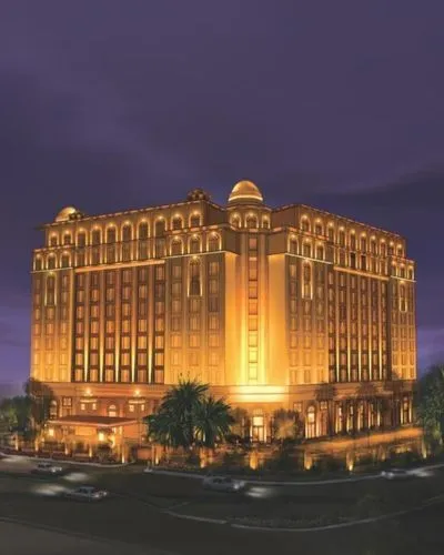 Escorts Near The Leela Palace Hotel New Delhi